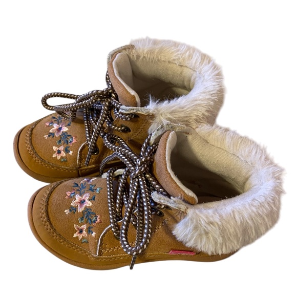 OshKosh BGosh Ramira Toddler Girls Fashion Boots Size 10M Brown Tan winter boots - Picture 2 of 12